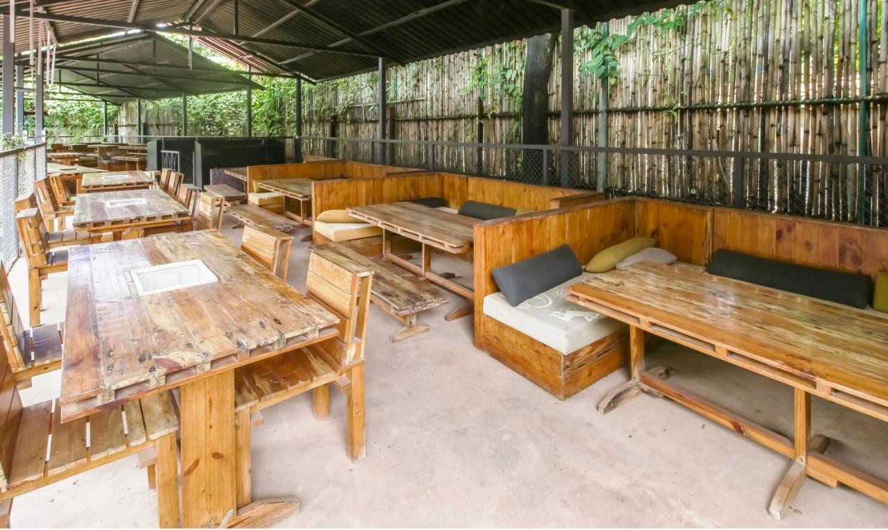 Treebo Trend Beach Box Hotel Baga Ngoại thất bức ảnh